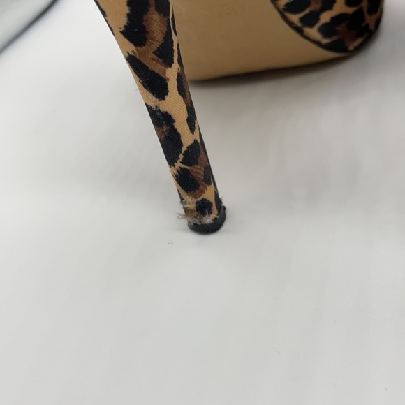 Betsey Johnson Leopard print heels - Picture 6 of 11